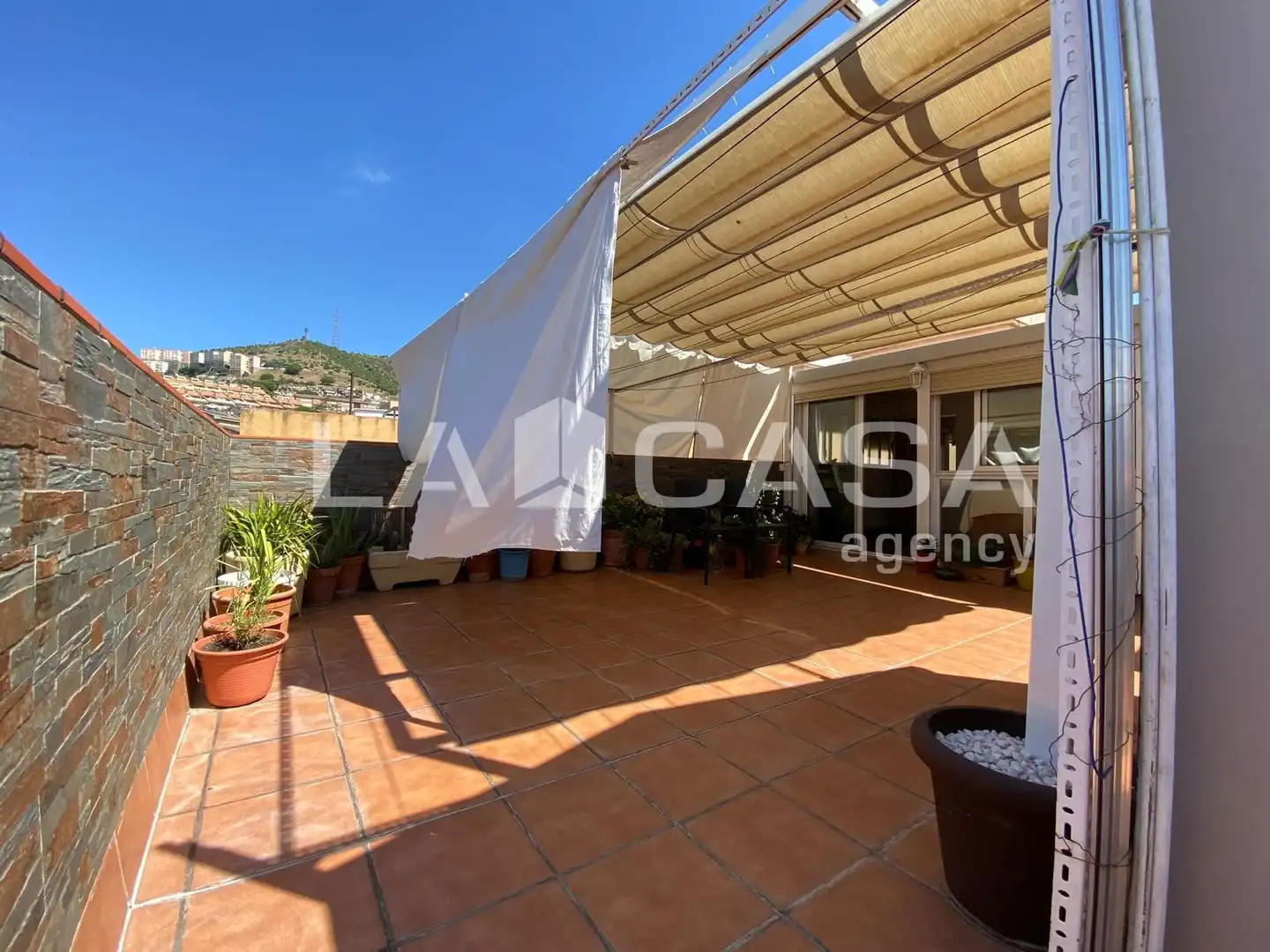Terraza de Ático en venta en Santa Coloma de Gramenet con Calefacción y Terraza