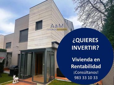 Casa aparellada amb jardí en venda a Atalaya 5