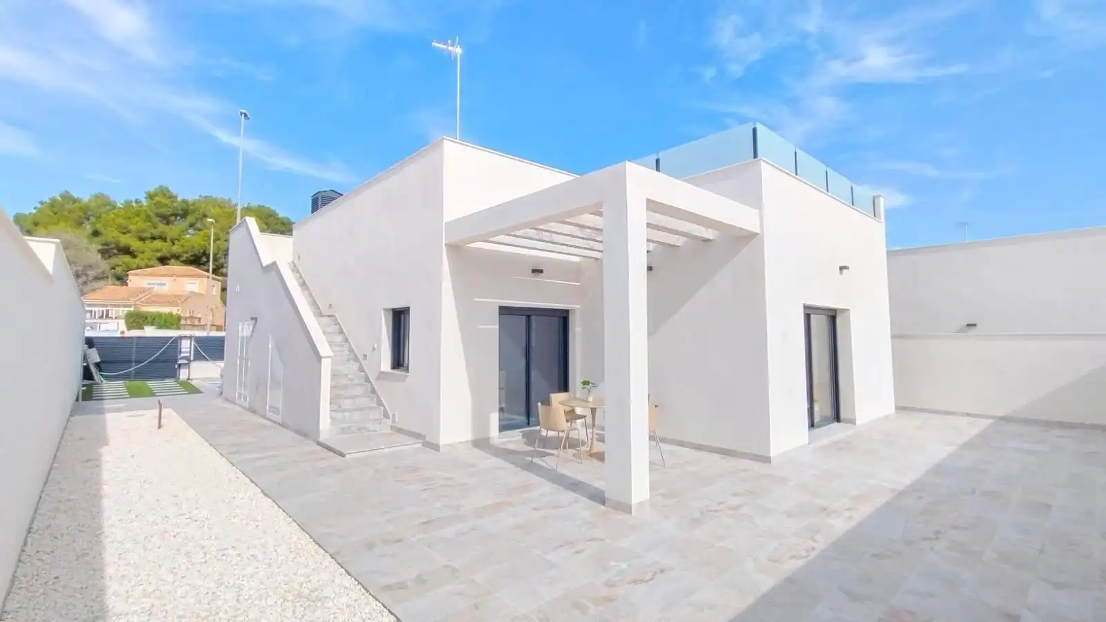 Vista exterior de Casa o chalet en venta en Pilar de la Horadada con Jardín privado, Terraza y Piscina