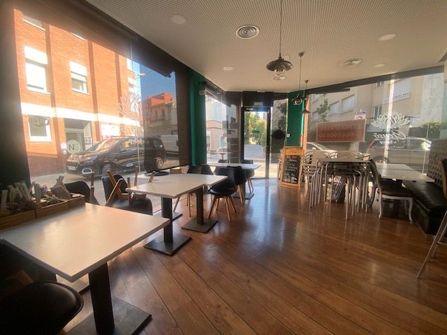 Local en traspaso en Sant Cugat del Vallès con Aire acondicionado, Terraza y Amueblado
