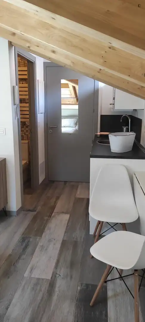Study for rent in Casco Antiguo