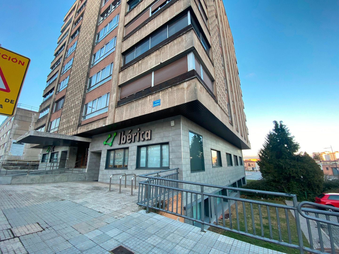 Exterior view of Office to rent in Burgos Capital  with Air Conditioner