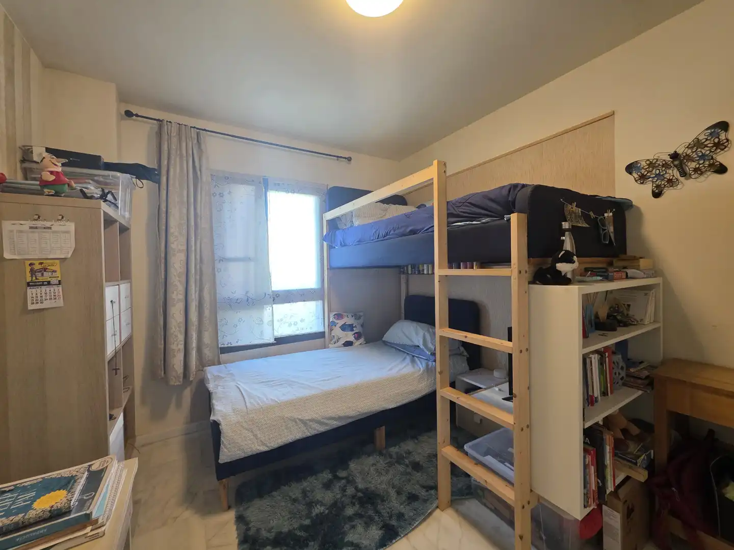 Schlafzimmer von Erdgeschoss zum Verkauf in La Alcaidesa mit Klimaanlage, Privatgarten und Terrasse