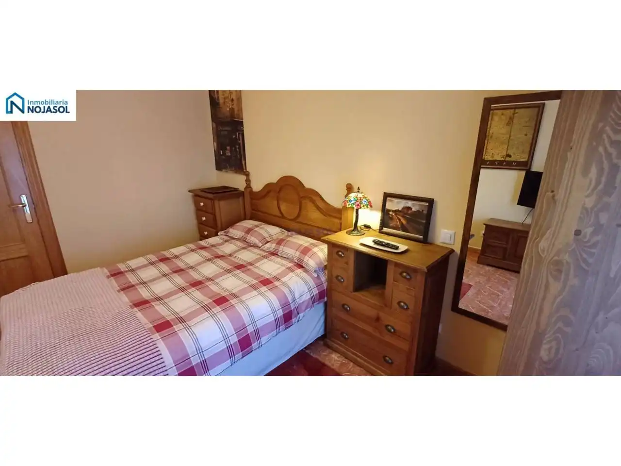 Dormitori de Apartament de lloguer en Arnuero amb Calefacció, Terrassa i Moblat