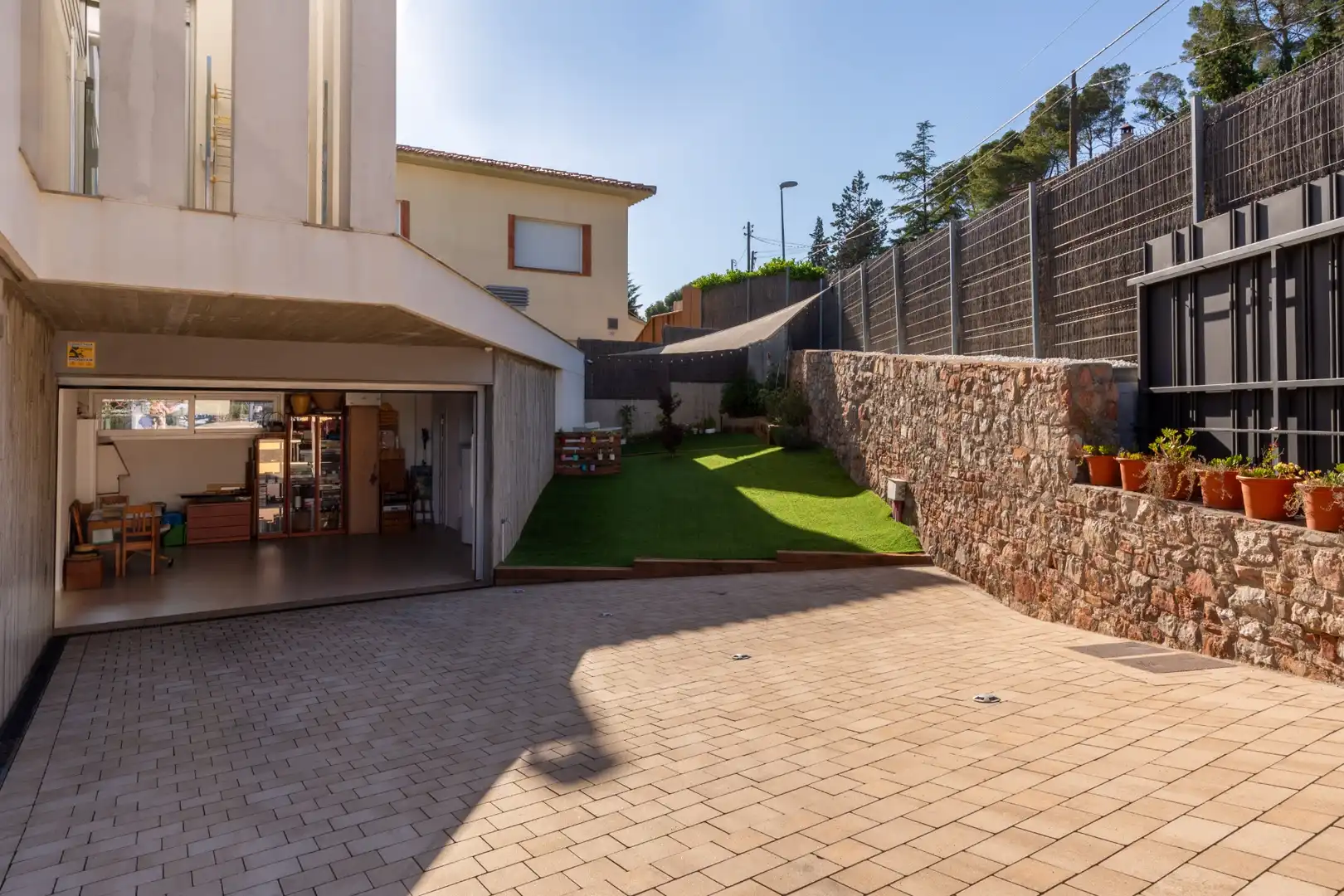 Vista exterior de Casa o xalet en venda en Matadepera amb Aire condicionat, Calefacció i Jardí privat