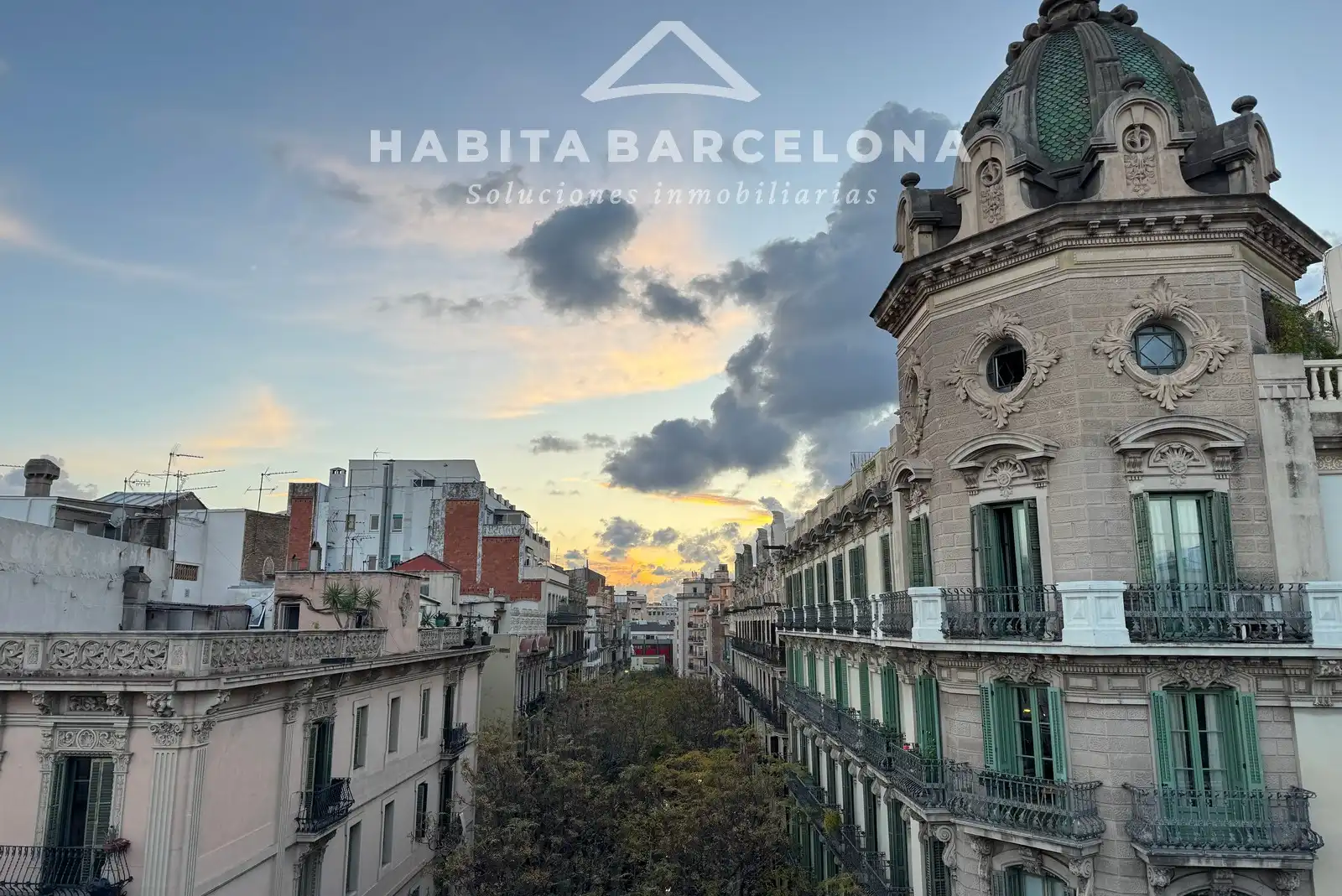 Vista exterior de Piso en venta en Barcelona con Aire acondicionado, Calefacción y Parquet