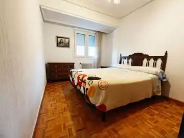 Dormitori de Pis en venda en Burgos amb Calefacció i Parquet