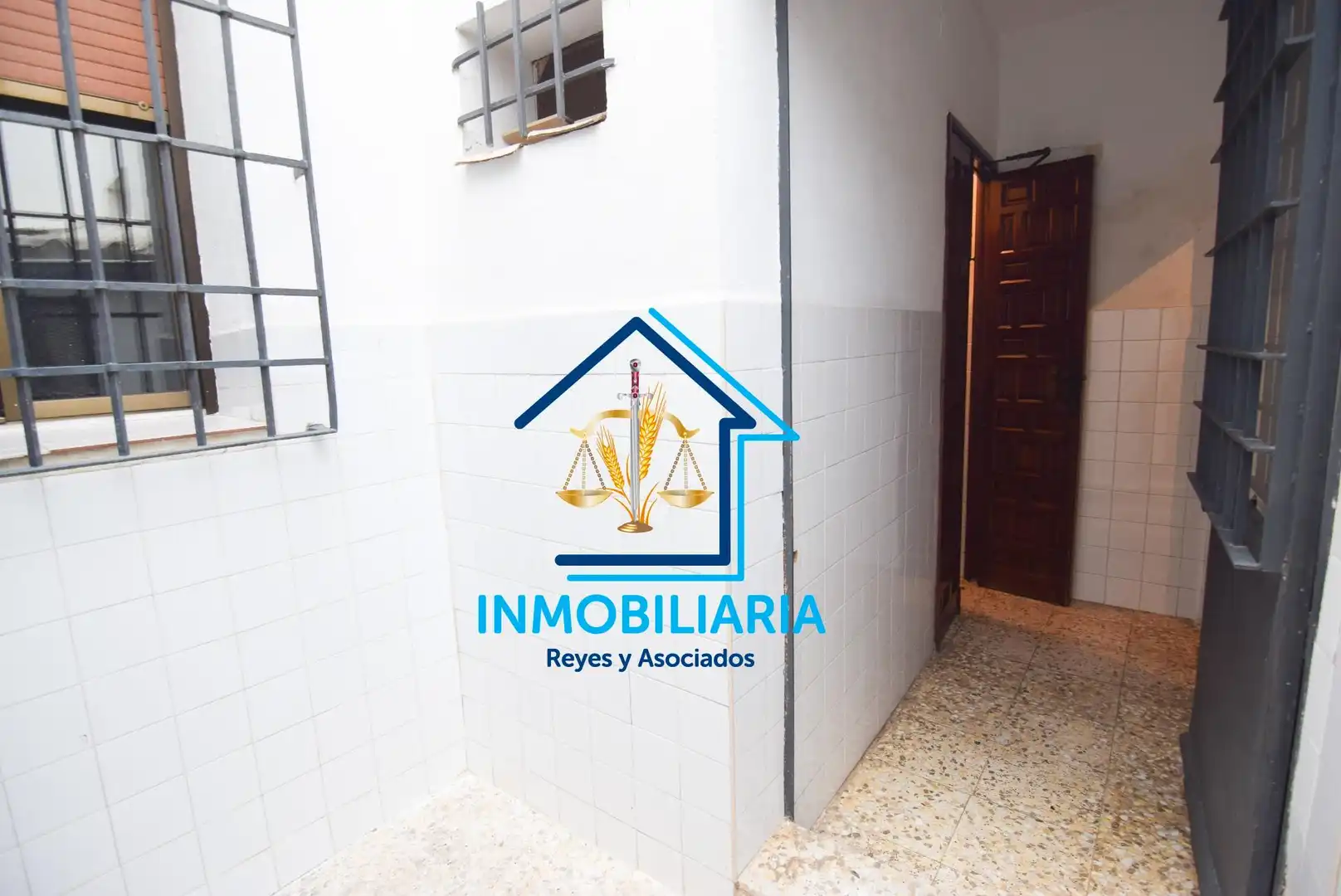 Vista exterior de Casa o xalet en venda en Córdoba amb Aire condicionat