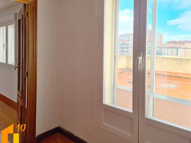 Piso en Alquiler en Calle San Julian en San Julián - Barriada de Cortes