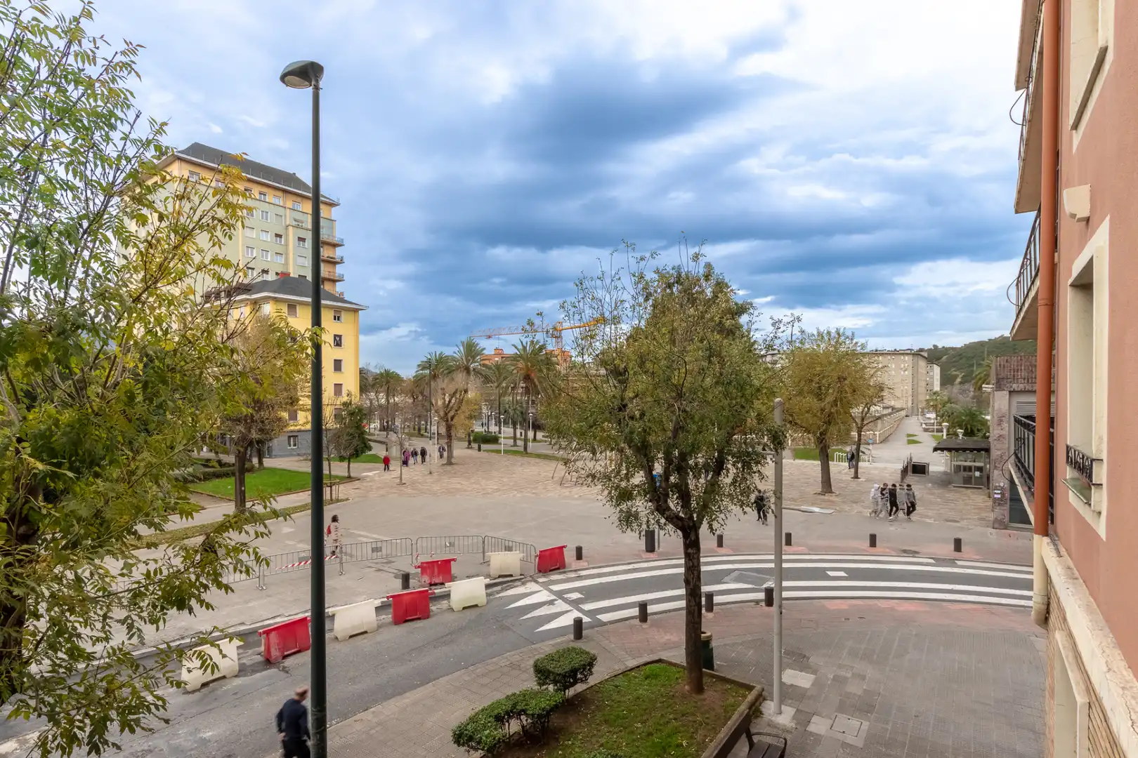 Vista exterior de Pis en venda en Bilbao  amb Moblat i Balcó
