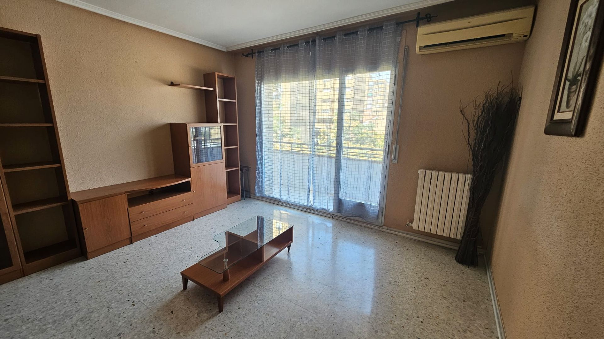 Sala d'estar de Pis de lloguer en  Zaragoza Capital amb Calefacció, Parquet i Moblat