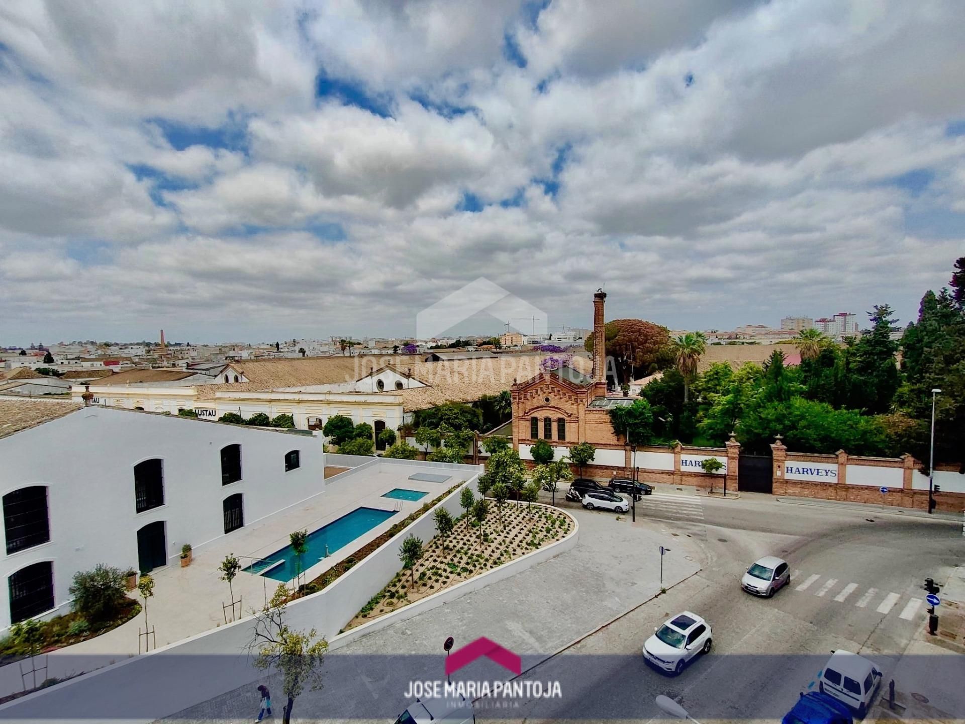 Vista exterior de Pis en venda en Jerez de la Frontera amb Aire condicionat, Calefacció i Terrassa