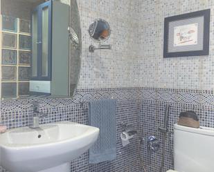 Bathroom of Flat to rent in  Madrid Capital  with Air Conditioner