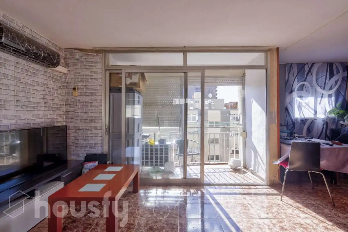 Wohnzimmer von Wohnung zum Verkauf in Barcelona mit Klimaanlage, Terrasse und Balkon