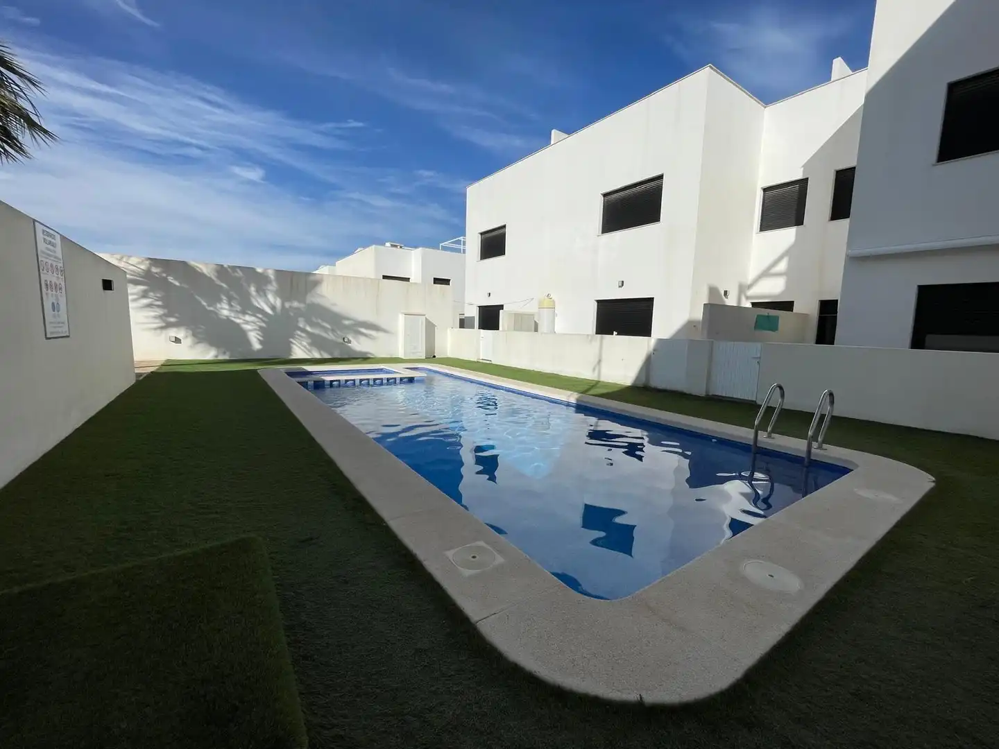 Piscina de Casa o chalet de alquiler en San Pedro del Pinatar con Aire acondicionado, Calefacción y Jardín privado