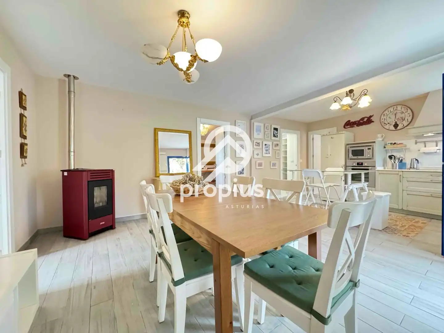 Comedor de Casa o chalet en venta en Ribadesella con Calefacción, Jardín privado y Terraza