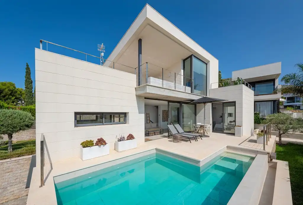 Schwimmbecken von Haus oder Chalet zum Verkauf in Alcúdia mit Klimaanlage, Privatgarten und Terrasse