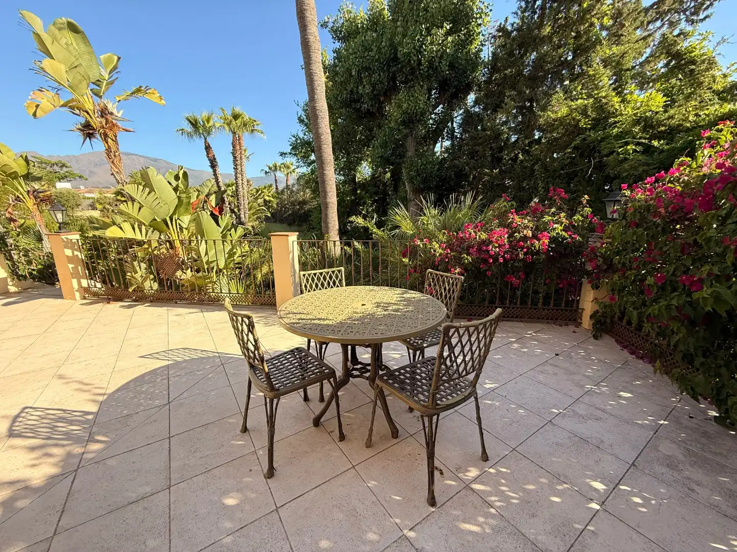 Terrassa de Casa o xalet en venda en Estepona amb Aire condicionat, Jardí privat i Terrassa