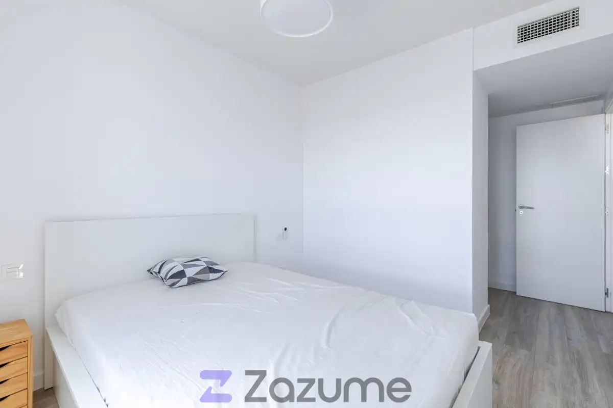 Schlafzimmer von Wohnung zur Miete in Madrid mit Klimaanlage, Privatgarten und Schwimmbad
