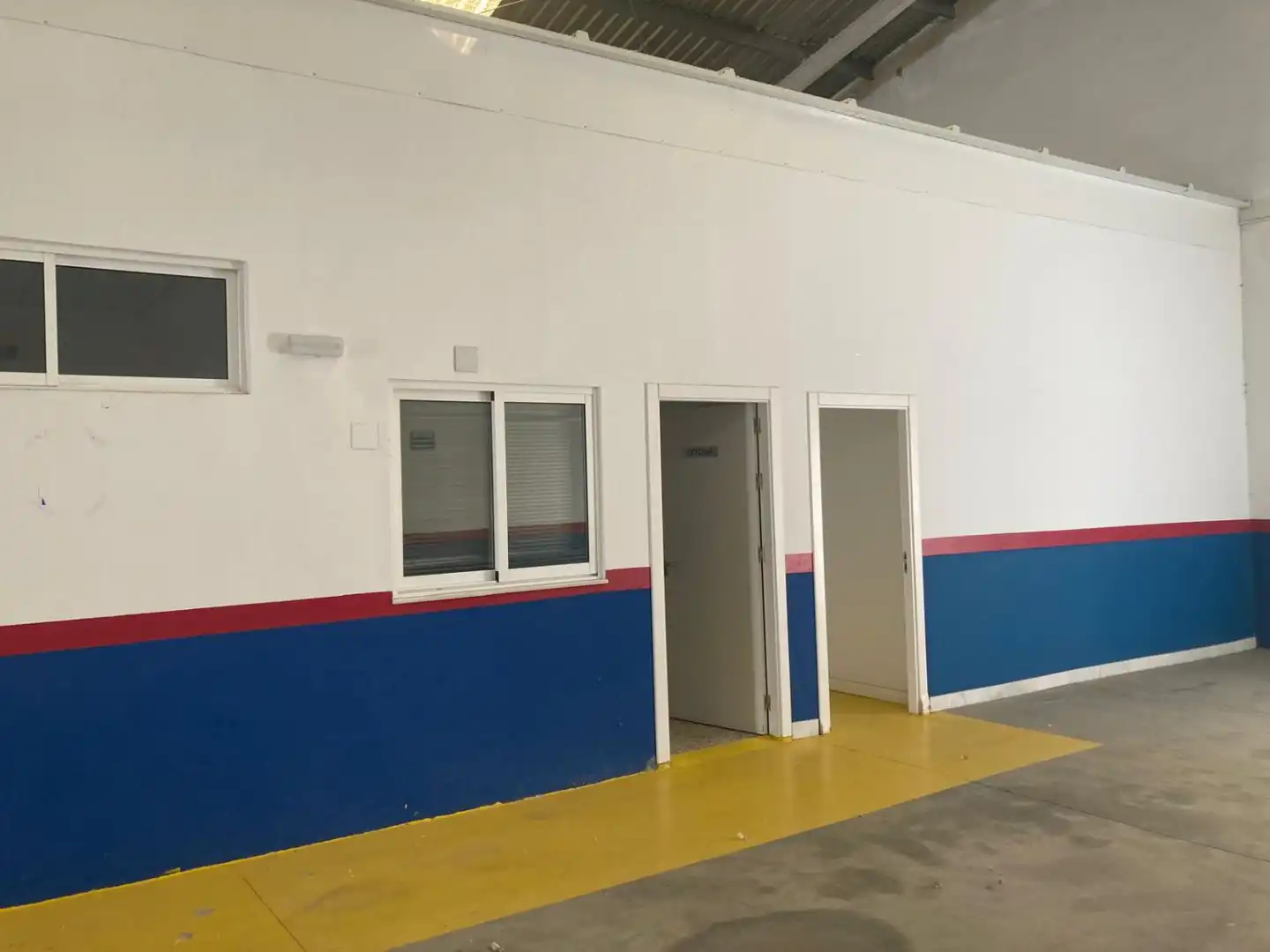 Nave industrial en venta en Cerrado de Calderón - Hacienda Paredes