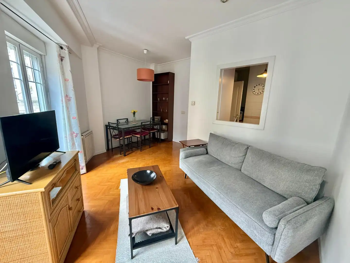 Wohnzimmer von Wohnung zur Miete in Madrid mit Heizung, Möbliert und Balkon