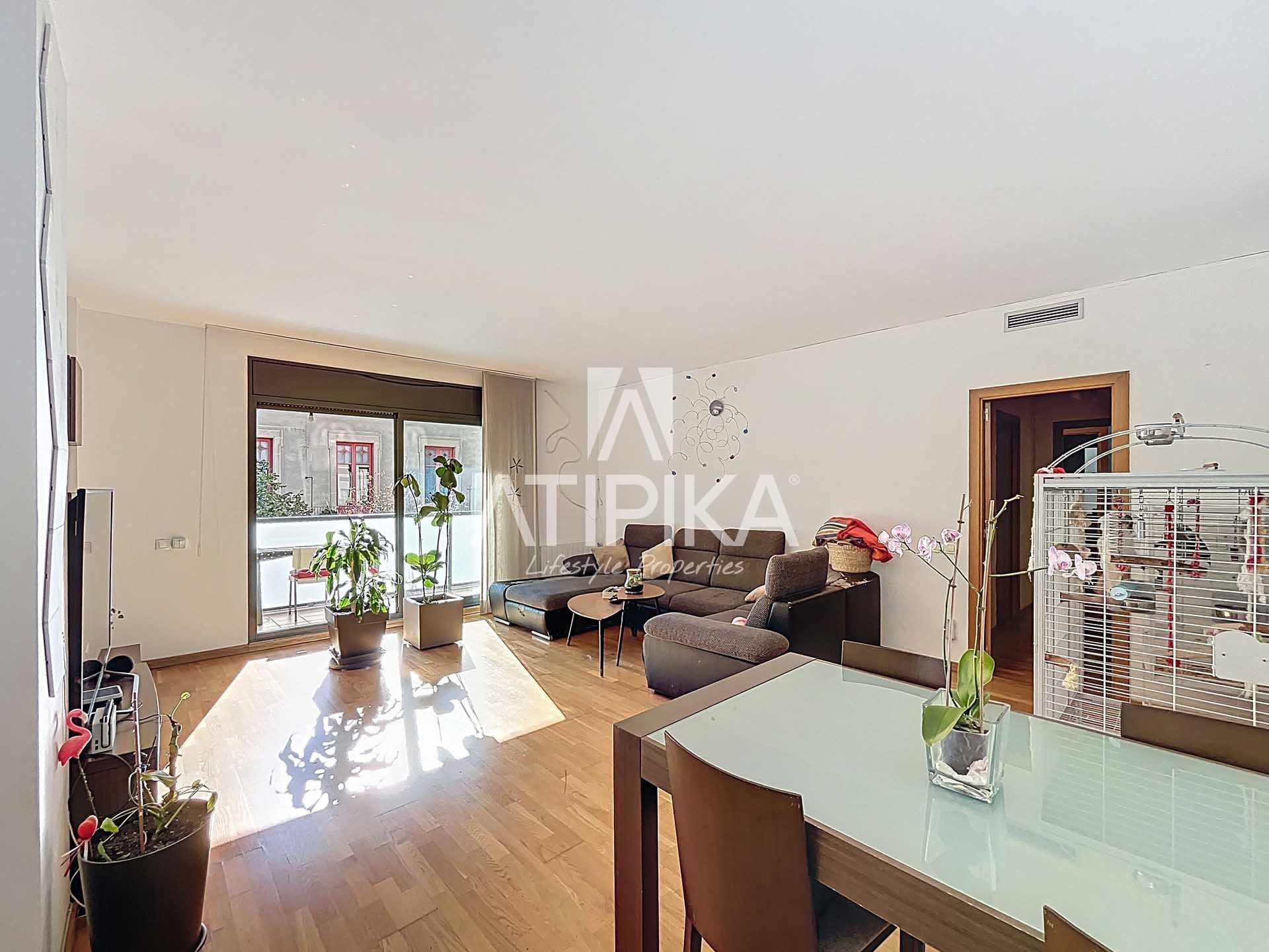 Living room of Flat for sale in  Barcelona Capital  with Heating, Storage room and Oven