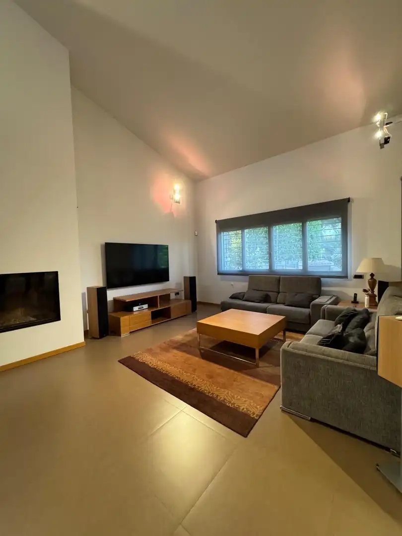 Sala d'estar de Casa o xalet en venda en Elche / Elx amb Aire condicionat, Calefacció i Jardí privat