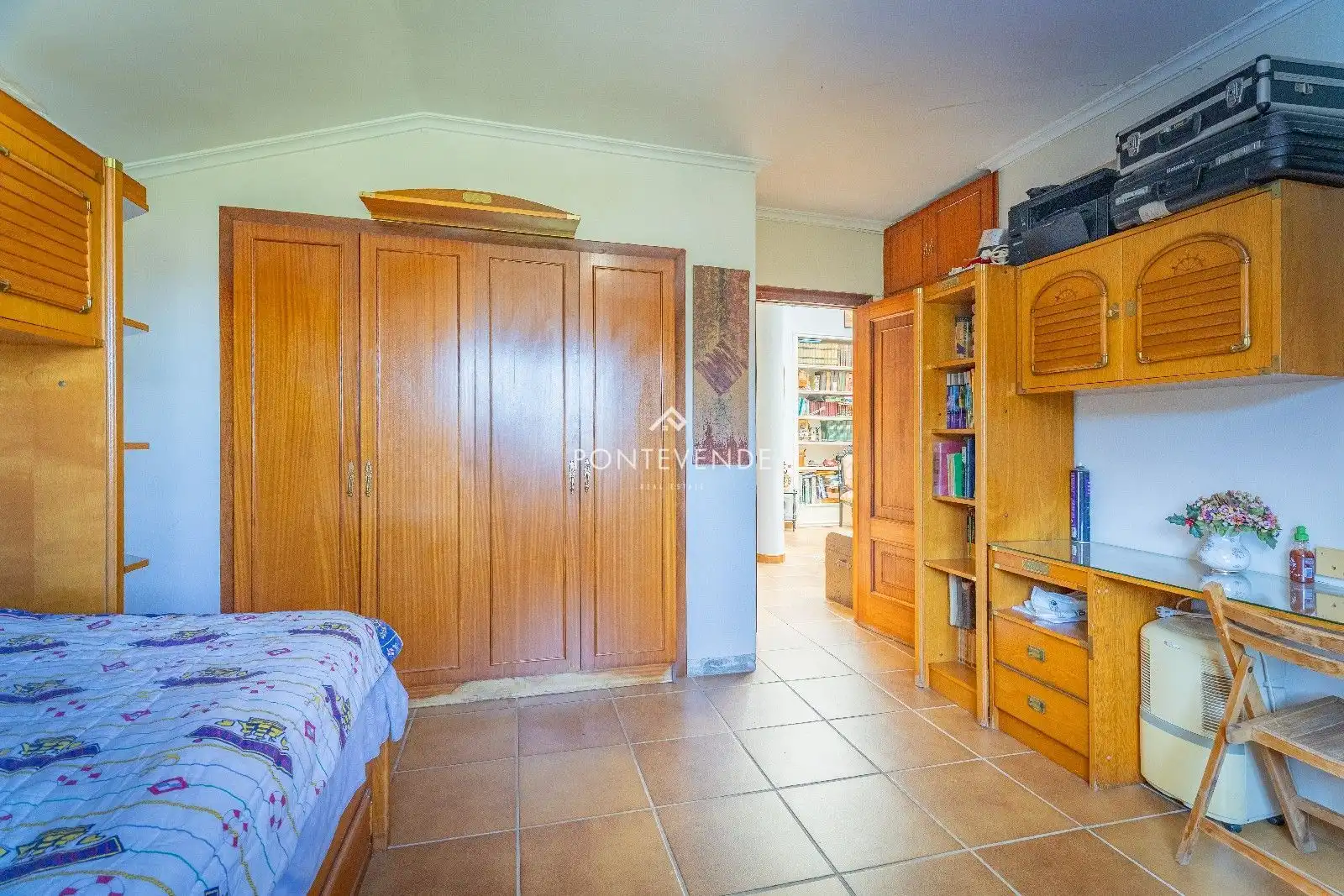 Dormitori de Casa o xalet en venda en Pontevedra Capital  amb Terrassa, Traster i Piscina