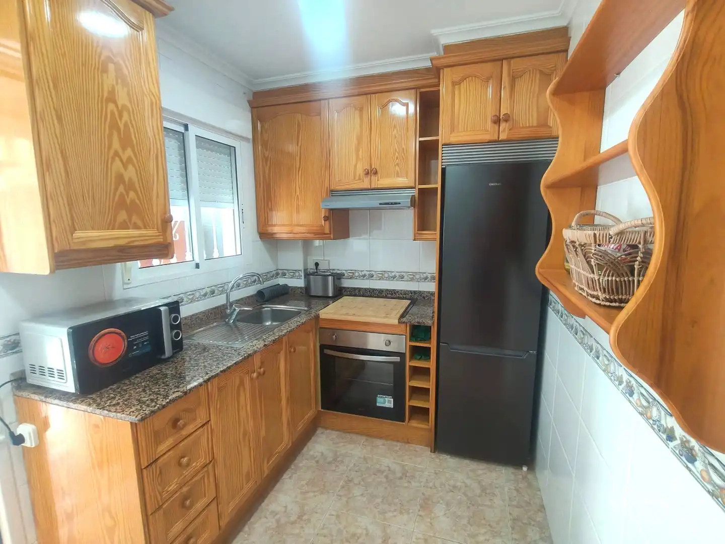 Küche von Maisonette zum Verkauf in Santa Pola mit Klimaanlage, Heizung und Privatgarten
