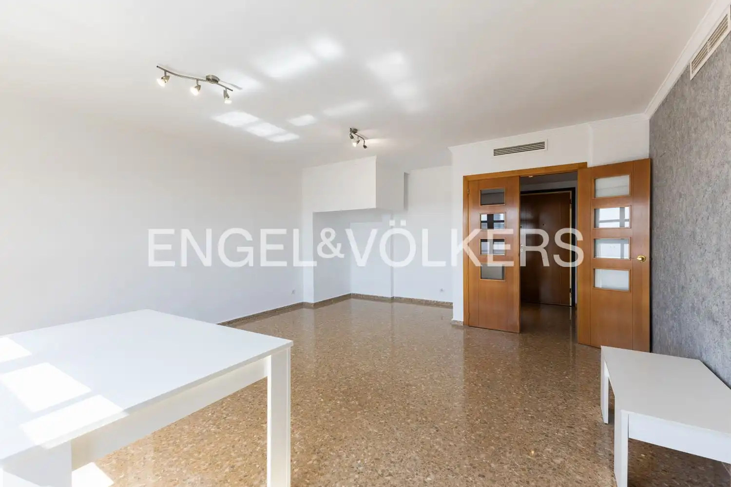 Esszimmer von Dachboden zur Miete in Valencia mit Klimaanlage, Heizung und Terrasse