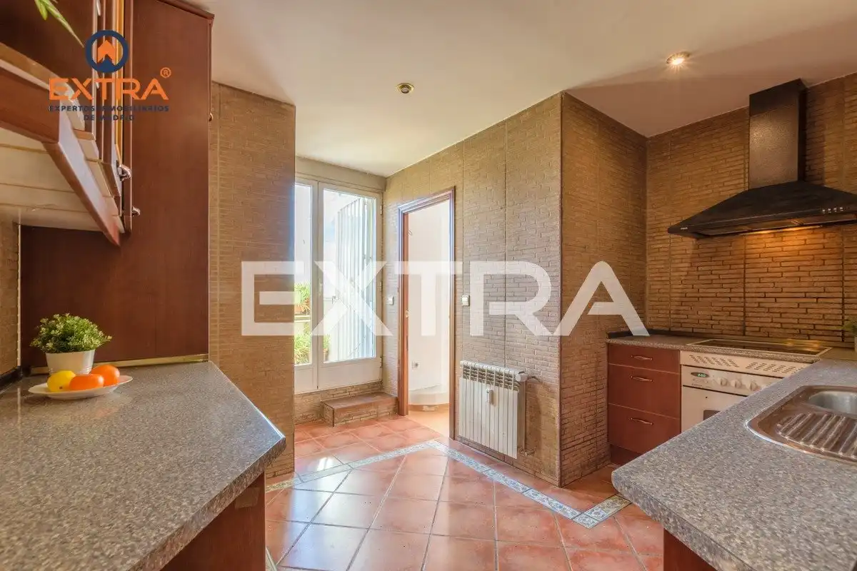 Attic for sale in Avenida Ciudad de Barcelona, Adelfas