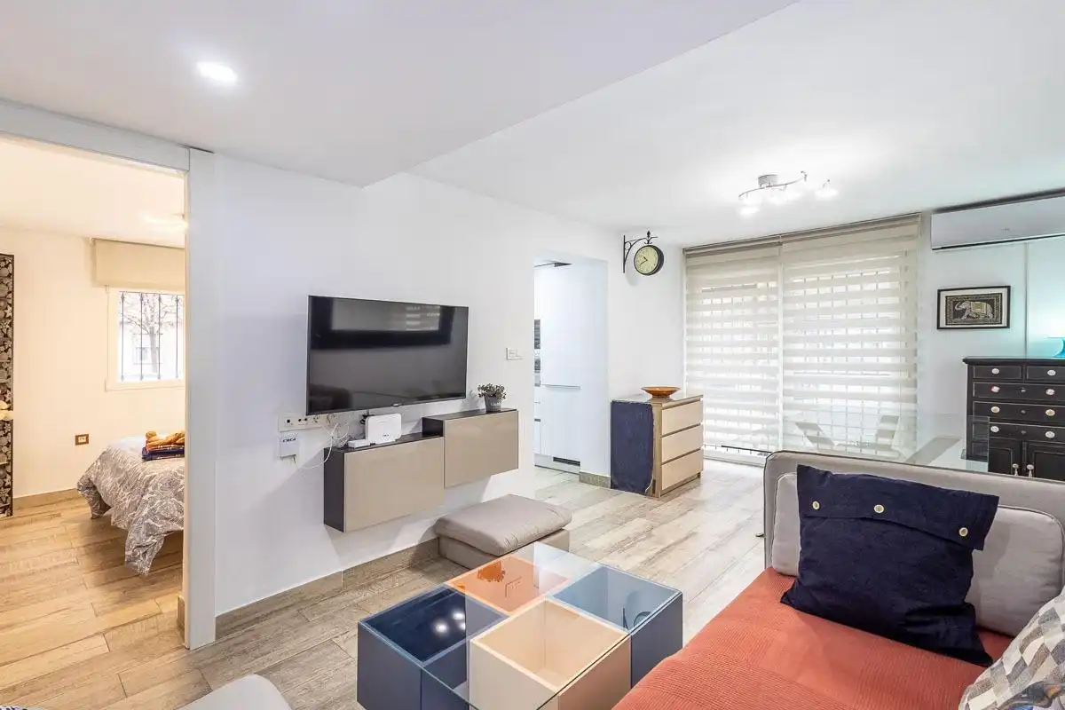 Sala d'estar de Pis en venda en Granada amb Aire condicionat i Parquet