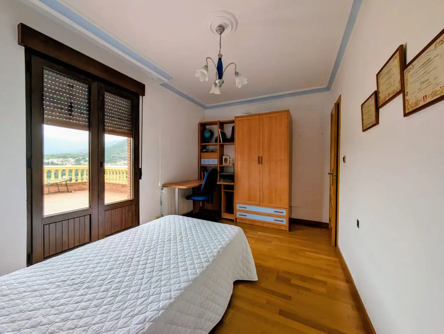Dormitori de Casa o xalet en venda en Loja amb Aire condicionat, Calefacció i Jardí privat
