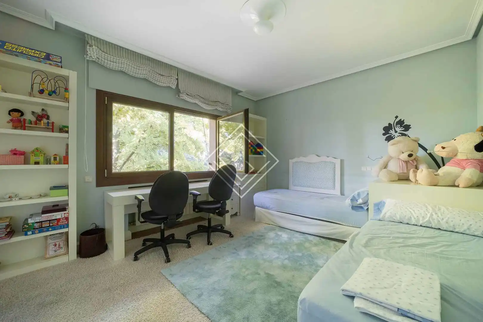 Dormitori de Casa o xalet en venda en Madrid amb Jardí privat, Terrassa i Traster