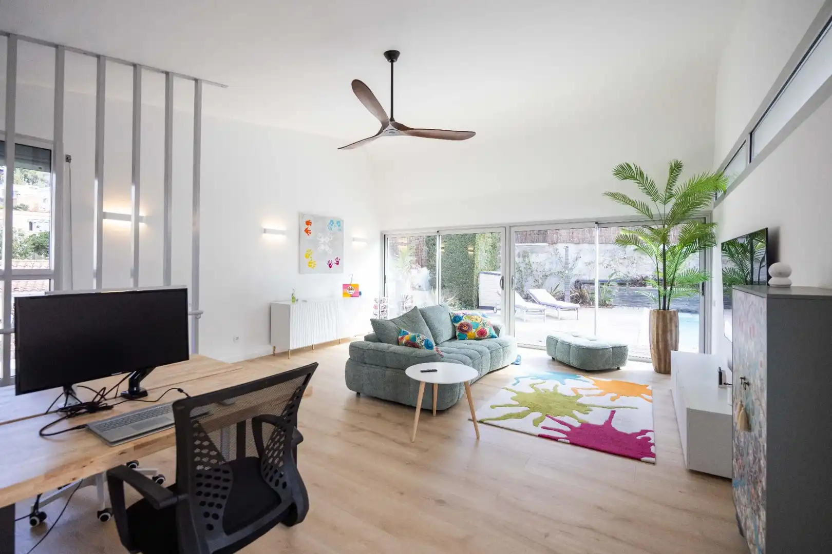 Sala d'estar de Casa o xalet en venda en Esplugues de Llobregat amb Aire condicionat, Calefacció i Jardí privat