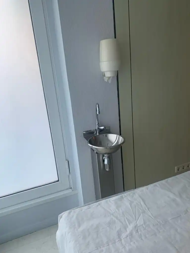Badezimmer von Büro zur Miete in Mataró mit Klimaanlage, Möbliert und Internet