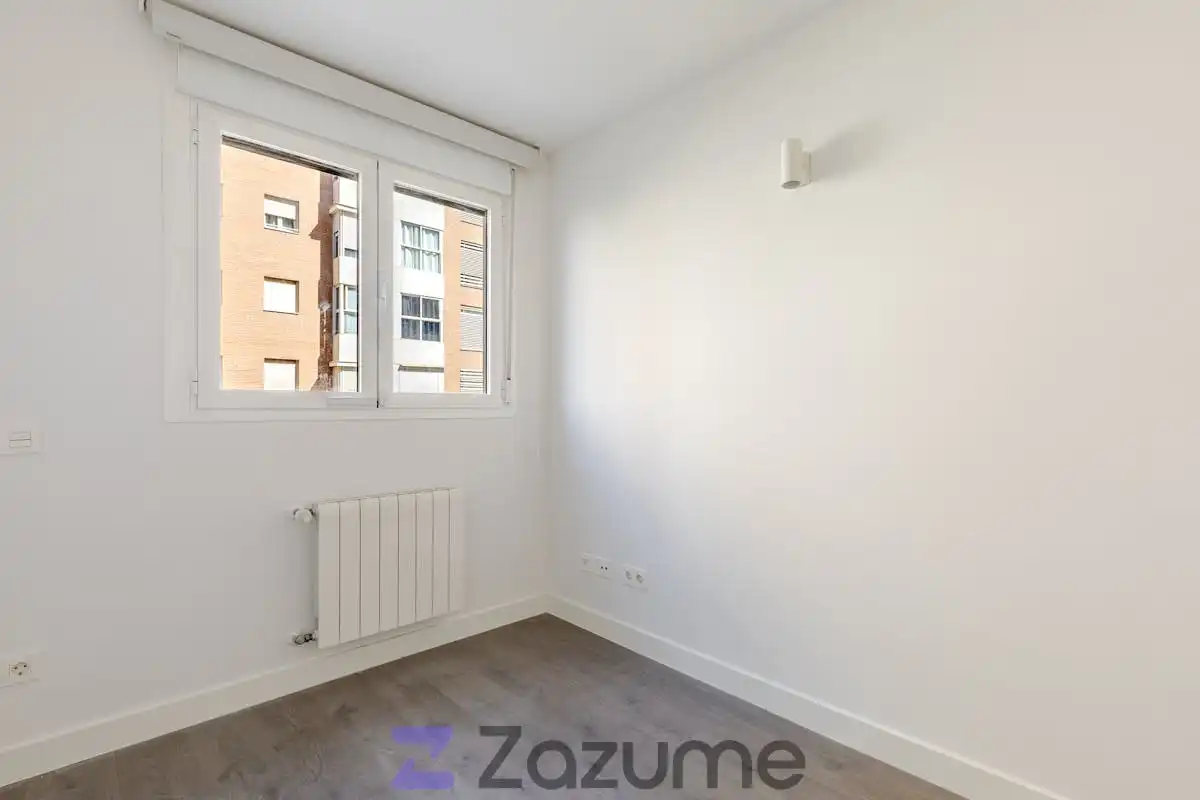 Schlafzimmer von Wohnung zur Miete in Madrid mit Klimaanlage, Heizung und Parkett