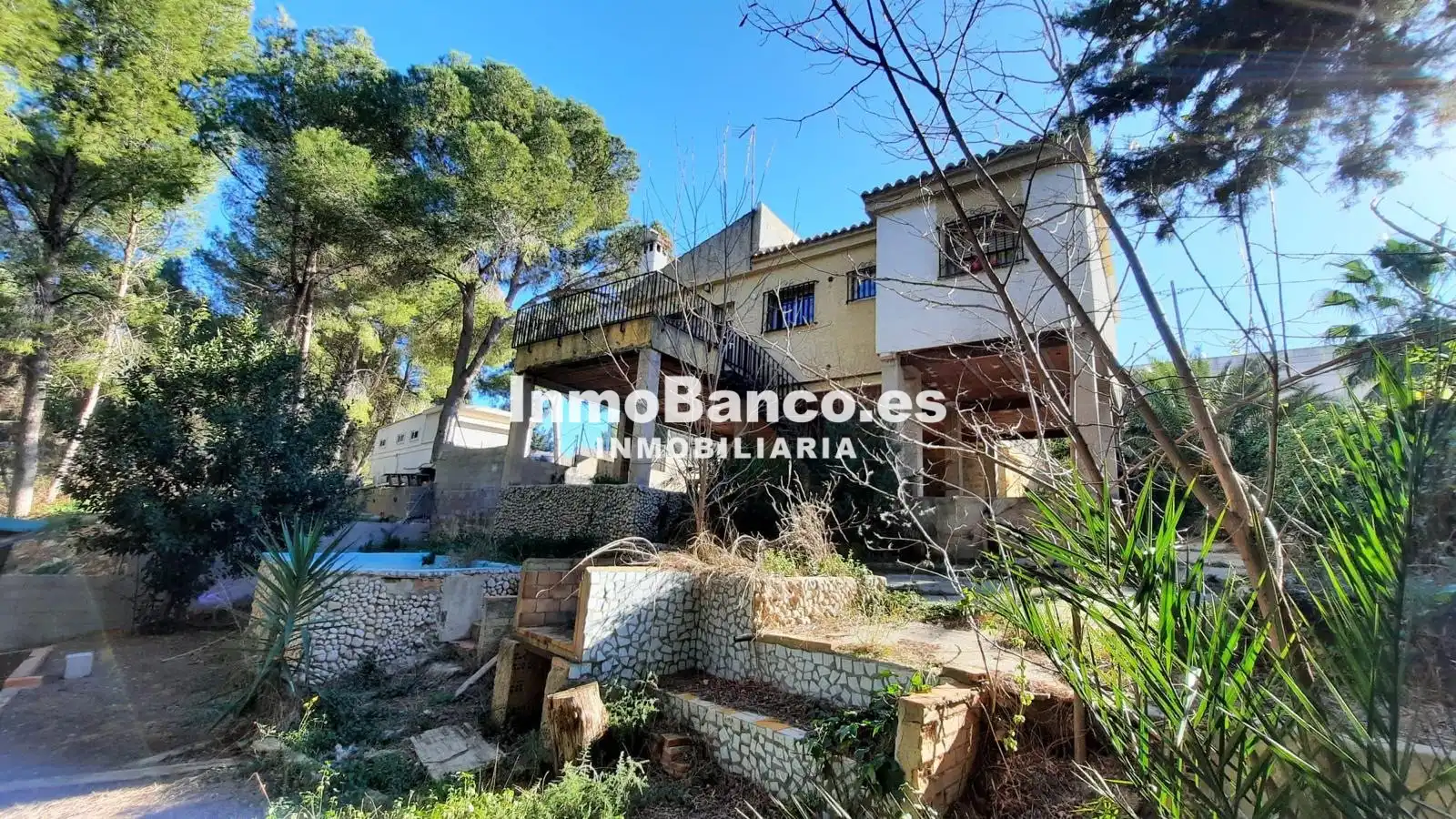 Vista exterior de Casa o xalet en venda en Chiva amb Jardí privat i Terrassa