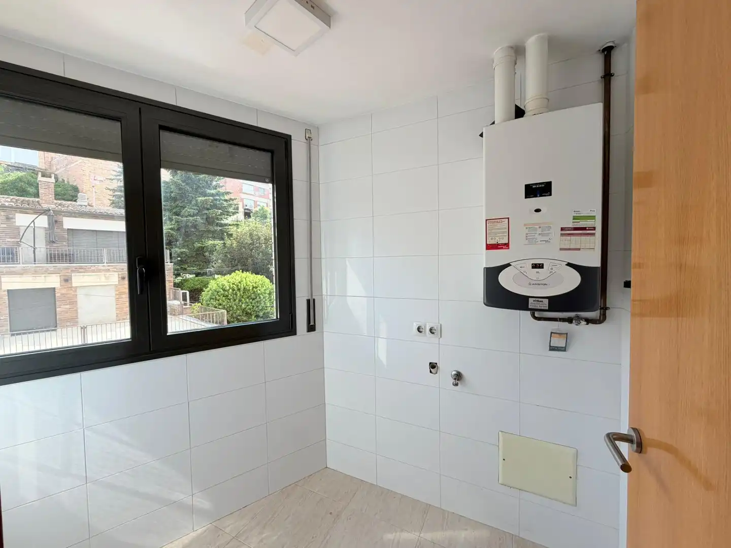 Baño de Piso de alquiler en Igualada con Calefacción y Terraza