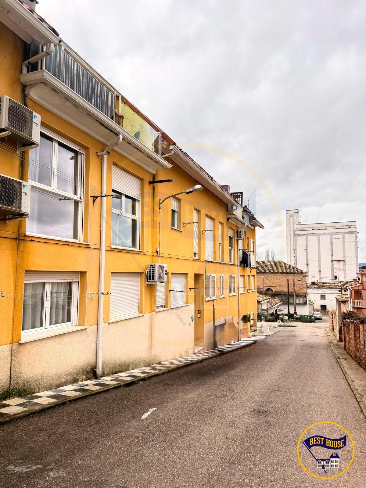 Vista exterior de Pis en venda en Chillarón de Cuenca amb Calefacció, Jardí privat i Terrassa