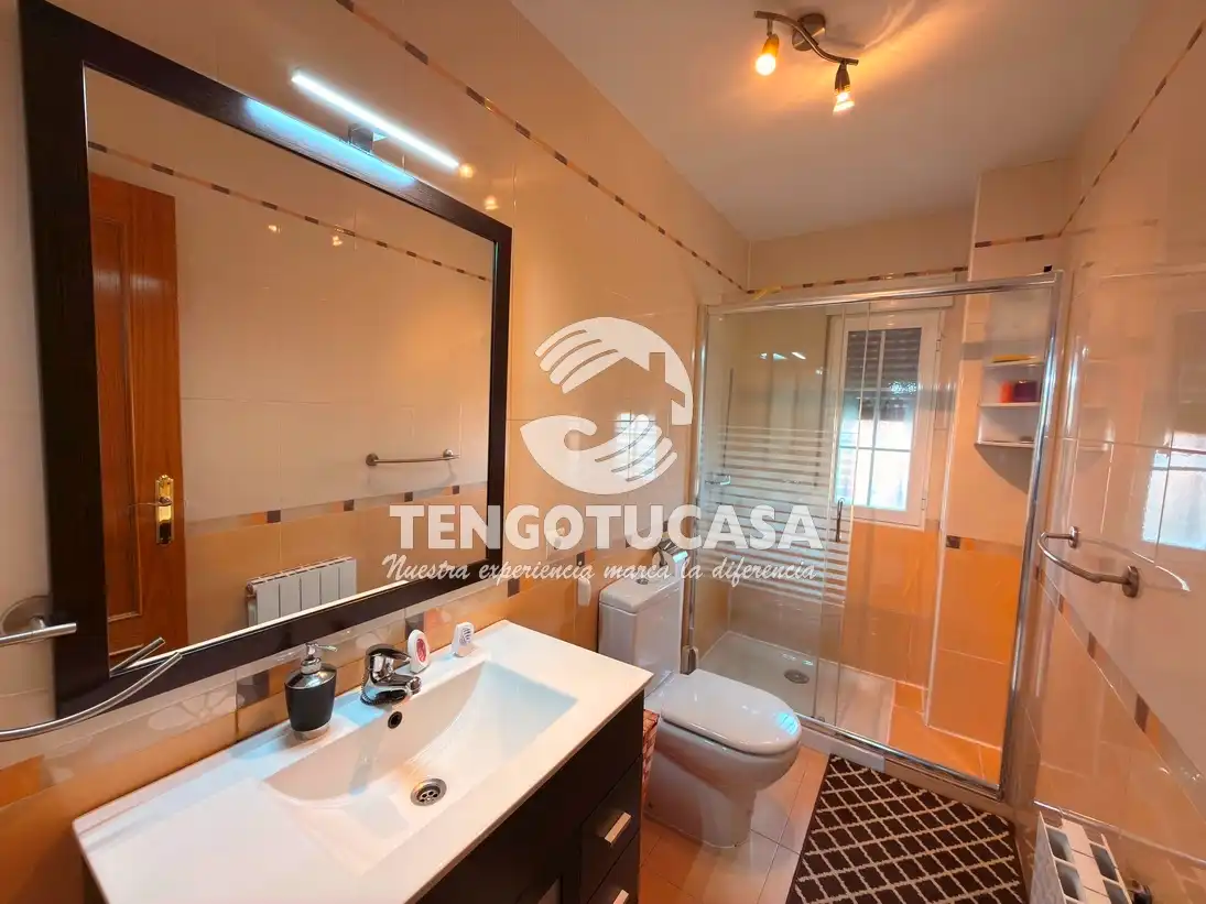 Baño de Casa o chalet en venta en Bargas con Aire acondicionado, Calefacción y Jardín privado