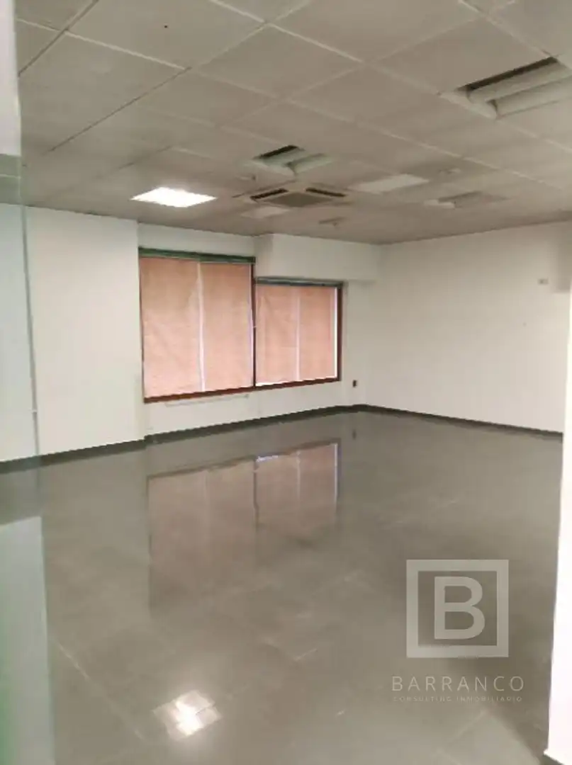 Business premises for sale in Padre Damian, imagen 2