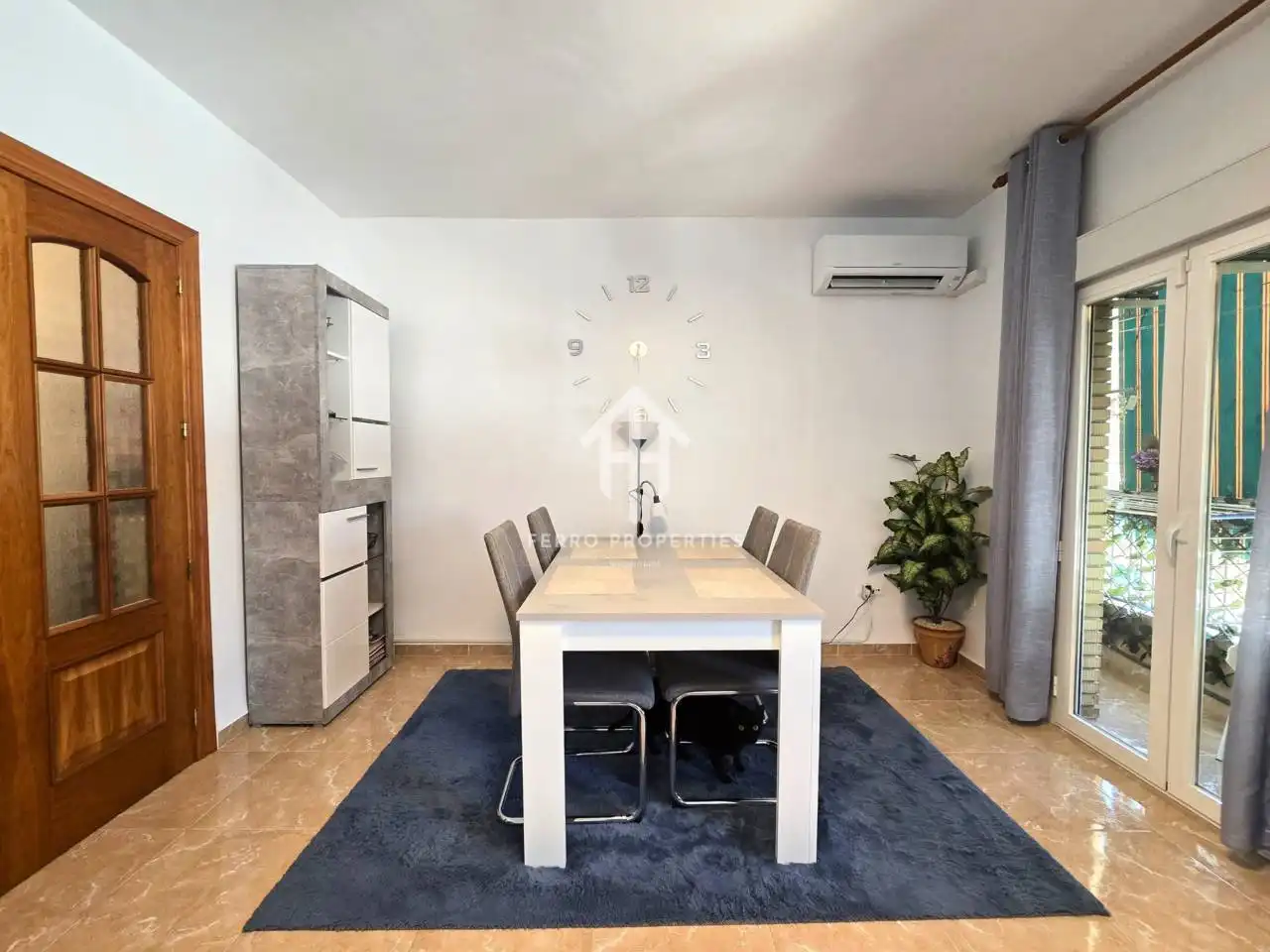 Dining room of Flat for sale in Loja  with Air Conditioner, Heating and Furnished