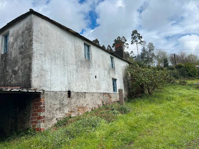 Casa-chalet en Venta en Gundiao en Moeche