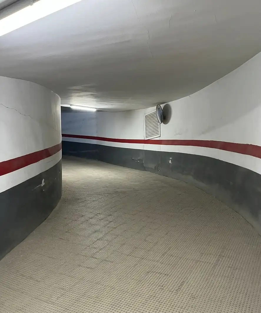 Parking de Piso de alquiler en Valencia con Aire acondicionado, Calefacción y Parquet