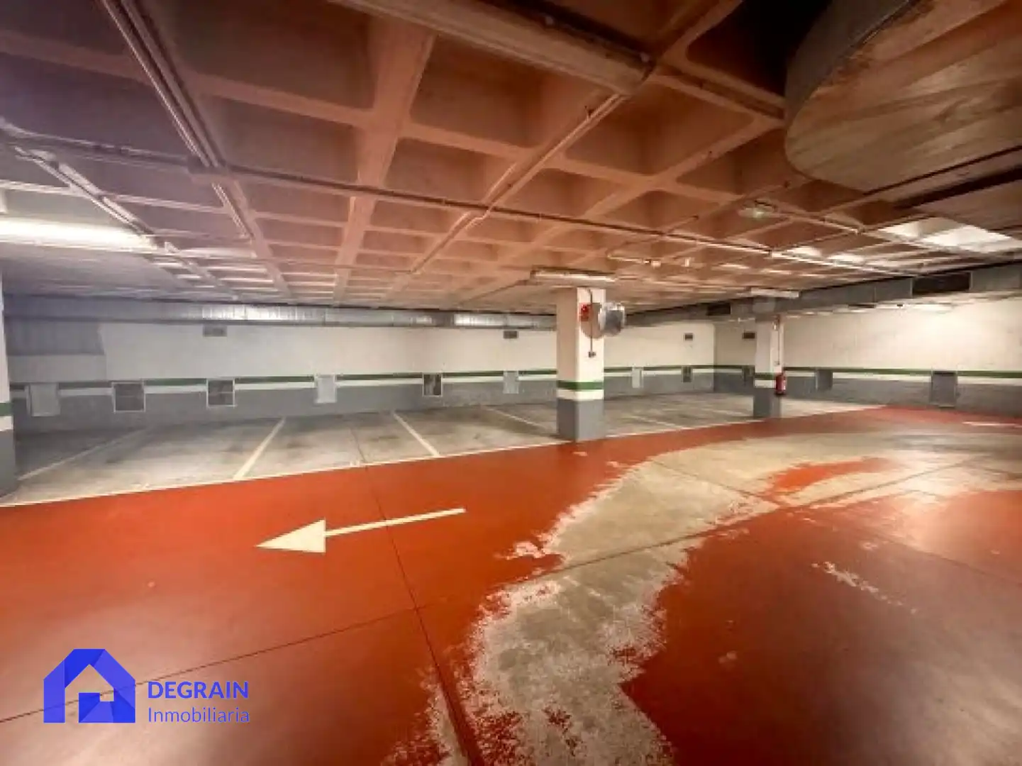 Parking de Oficina de alquiler en Oviedo 