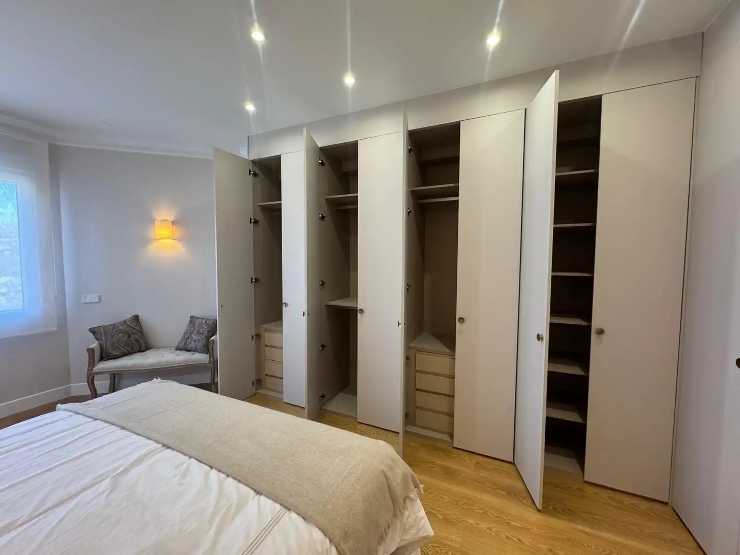 Schlafzimmer von Wohnung zur Miete in Madrid mit Klimaanlage, Heizung und Terrasse