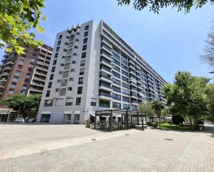 Exterior view of Flat to rent in  Valencia Capital  with Air Conditioner, Heating and Private garden