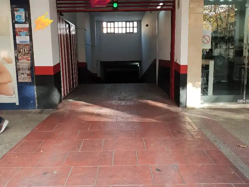 Garage for rent in  Logroño
