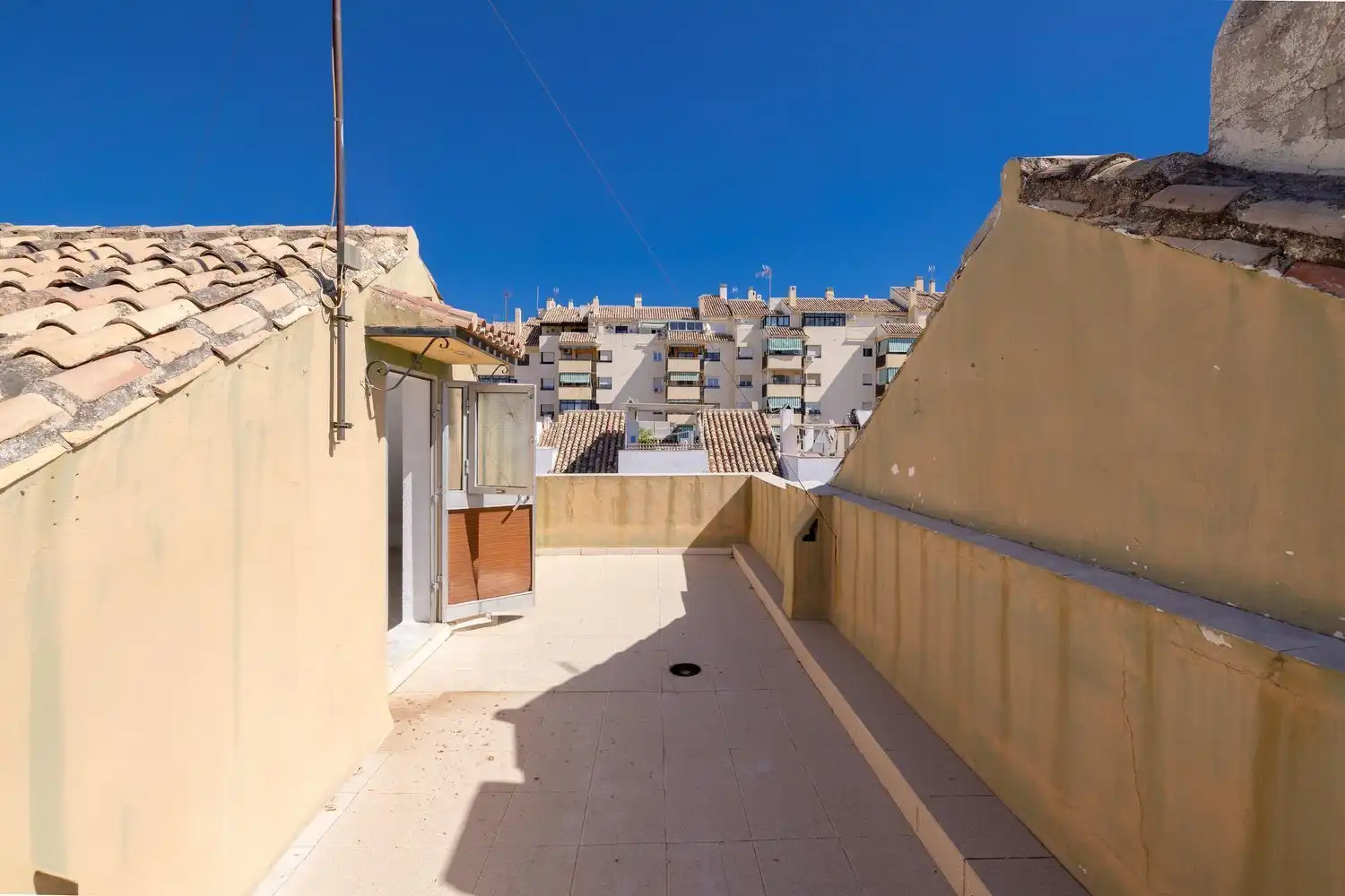Vista exterior de Casa adosada en venda en Fuengirola amb Aire condicionat, Terrassa i Traster